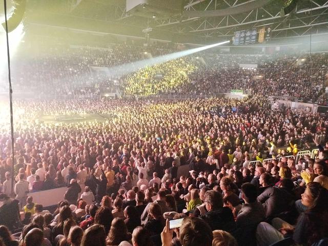 Plná hala na koncerte GodZone Tour